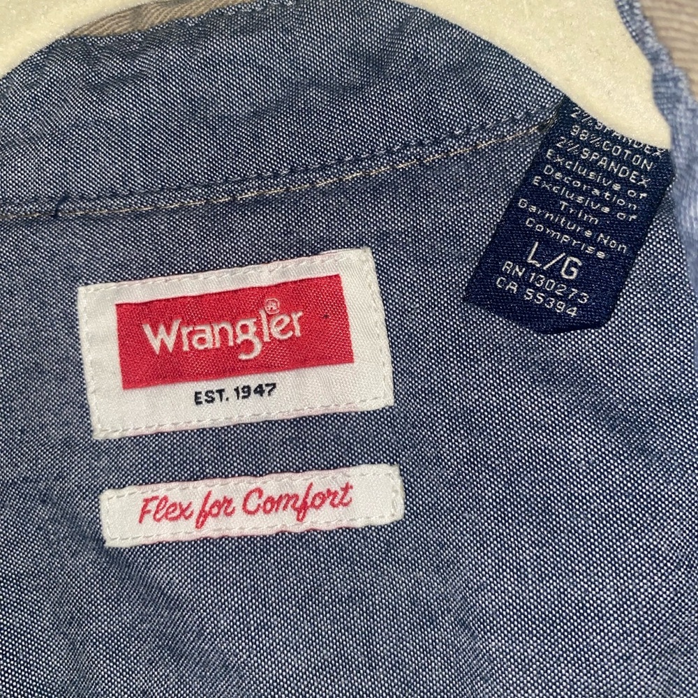 Wrangler button down - Picture 2 of 3